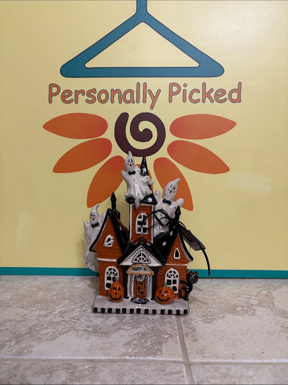 Blue Sky Clayworks โHALLOWEEN PHANTOM HALLโ Candle House